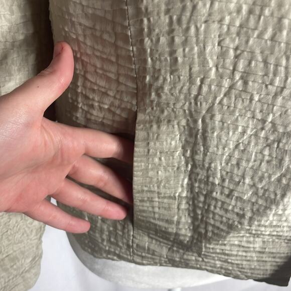 Eileen fisher 100% silk textured blazer - Picture 4 of 11